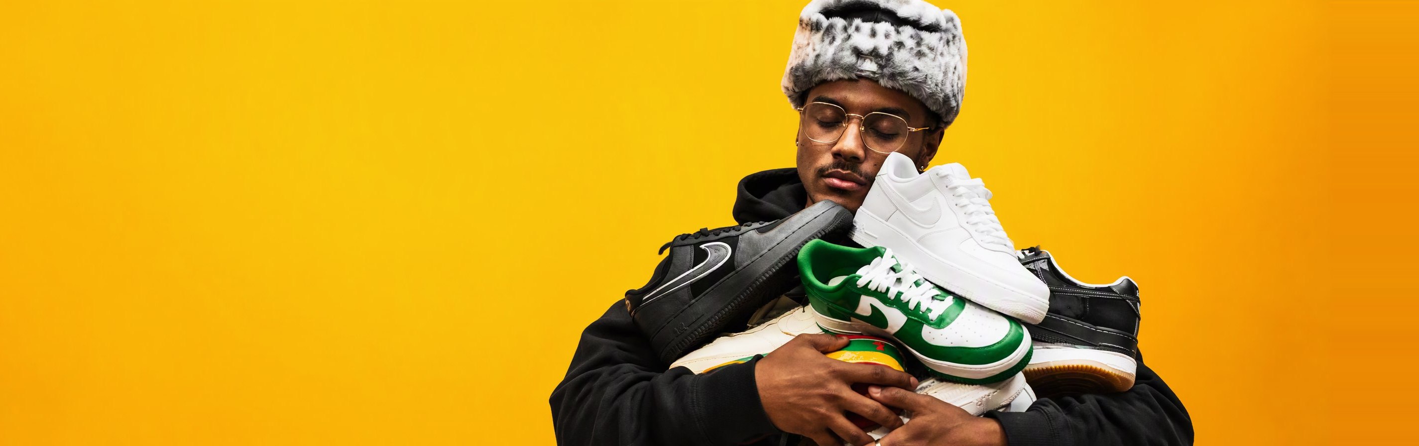 SNEAKERS